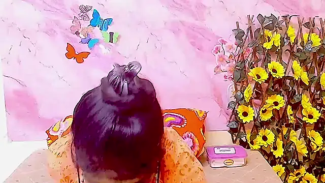 IndianAllure online show from December 2, 2025, 5:42 am