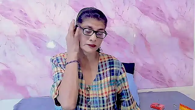 IndianAllure online show from October 10, 2025, 5:41 am