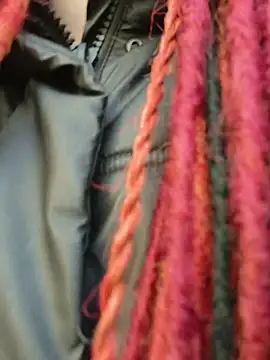 Snapshot of Frost_foxy chatting on October 25, 2025, 1:49 am Frost foxy online show from October 25, 2025, 1:49 am