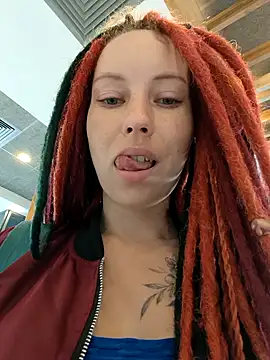 Snapshot of Frost_foxy chatting on September 28, 2025, 2:40 am Frost foxy online show from September 28, 2025, 2:40 am