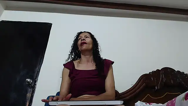 Snapshot of curvasexys chatting on October 22, 2025, 7:35 pm curvasexys online show from October 22, 2025, 7:35 pm