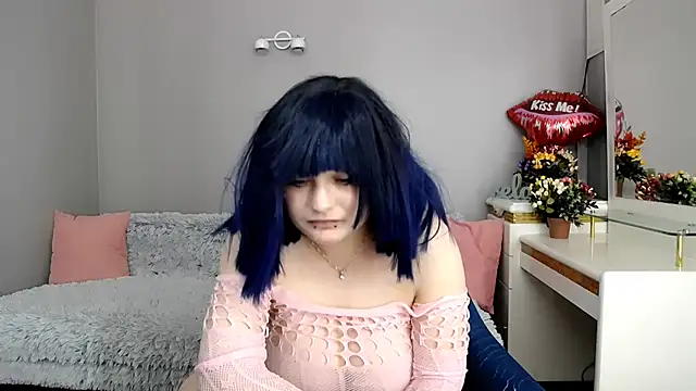 Estheri online show from February 13, 2026, 8:03 am