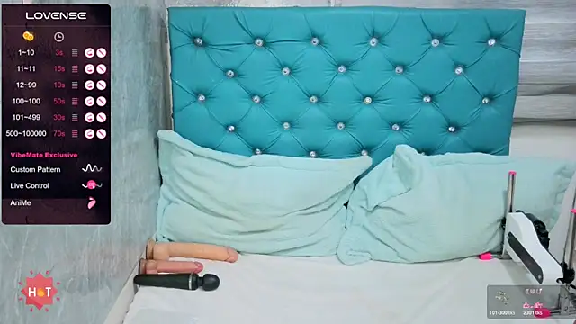 MAARYMOON online show from October 30, 2025, 11:08 am