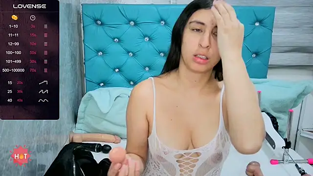 MAARYMOON online show from November 26, 2025, 11:10 am