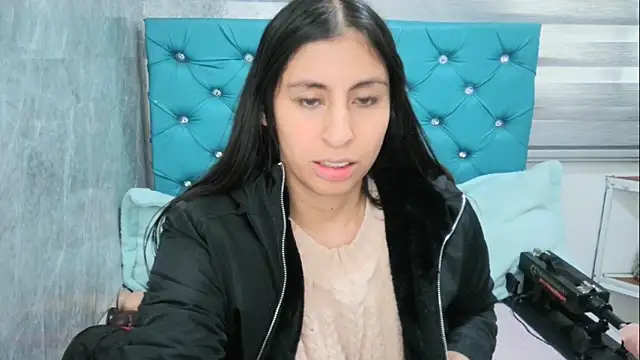 MAARYMOON online show from February 12, 2025, 5:16 pm
