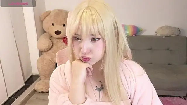 KuroChan420 online show from June 4, 2026, 4:06 am