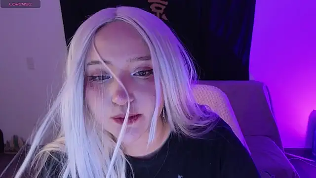 KuroChan420 online show from February 26, 2025, 3:35 am