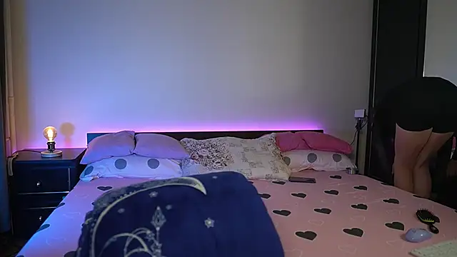 Snapshot of TiffanyPierce chatting on October 1, 2025, 8:24 pm TiffanyPierce online show from October 1, 2025, 8:24 pm