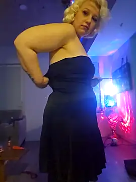 Snapshot of NikiFm chatting on October 11, 2025, 1:01 pm NikiFm online show from October 11, 2025, 1:01 pm