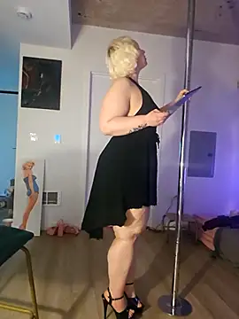 Snapshot of NikiFm chatting on October 16, 2025, 7:49 am NikiFm online show from October 16, 2025, 7:49 am