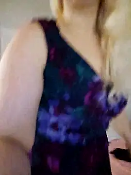 Snapshot of NikiFm chatting on September 18, 2025, 2:14 am NikiFm online show from September 18, 2025, 2:14 am