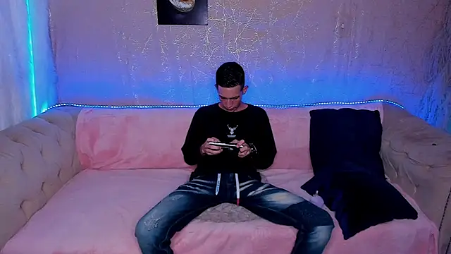 Shyfantasies online show from September 18, 2025, 10:13 pm