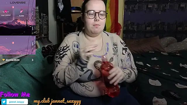 Snapshot of JannetPie chatting on October 3, 2025, 12:47 am JannetPie online show from October 3, 2025, 12:47 am