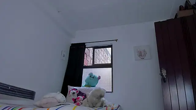 AlondraDiossa03 online show from September 26, 2025, 6:26 pm