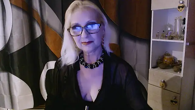 Snapshot of Ala-N-Dala chatting on October 13, 2025, 10:21 pm Ala-N-Dala online show from October 13, 2025, 10:21 pm