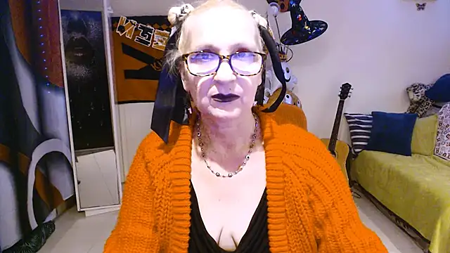 Snapshot of Ala-N-Dala chatting on October 16, 2025, 9:28 am Ala-N-Dala online show from October 16, 2025, 9:28 am