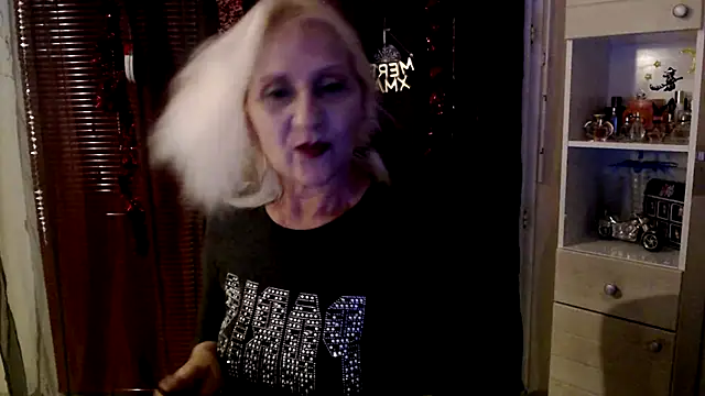 Snapshot of Ala-N-Dala chatting on December 14, 2024, 9:35 pm Ala-N-Dala online show from December 14, 2024, 9:35 pm