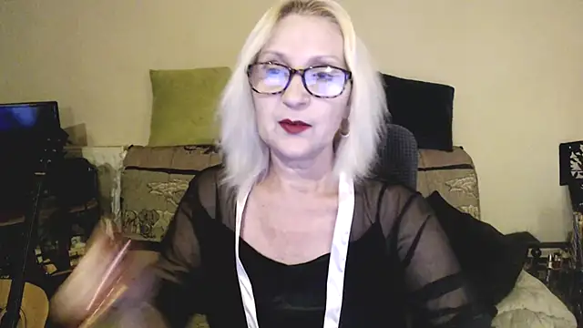 Snapshot of Ala-N-Dala chatting on February 17, 2025, 11:43 pm Ala-N-Dala online show from February 17, 2025, 11:43 pm