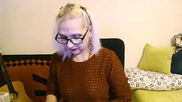 Snapshot of Ala-N-Dala chatting on September 27, 2025, 8:20 am Ala-N-Dala online show from September 27, 2025, 8:20 am