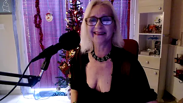 Snapshot of Ala-N-Dala chatting on December 26, 2024, 2:05 pm Ala-N-Dala online show from December 26, 2024, 2:05 pm