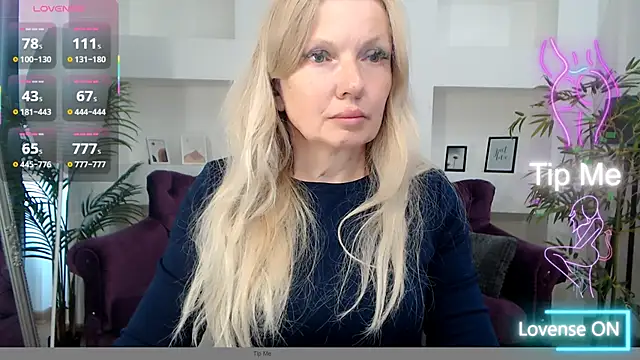 Snapshot of Abby_Moore_ chatting on June 11, 2026, 6:43 am Abby Moore online show from June 11, 2026, 6:43 am