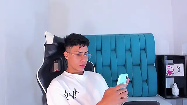 AlanNaughty online show from February 9, 2025, 4:36 am