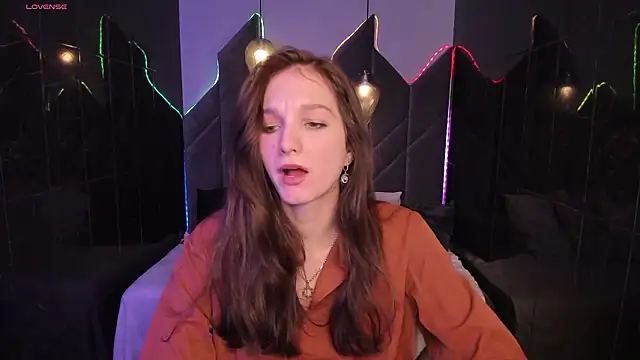 MirandaGlow online show from January 18, 2026, 5:44 am