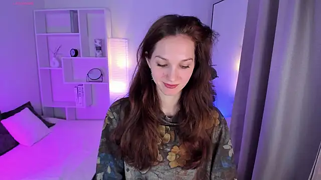 MirandaGlow online show from April 9, 2026, 6:19 am