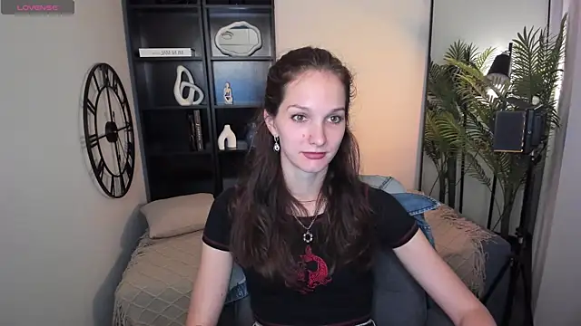 MirandaGlow online show from June 20, 2026, 5:34 am