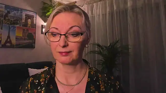 vanessa chat online show from April 19, 2026, 6:10 pm