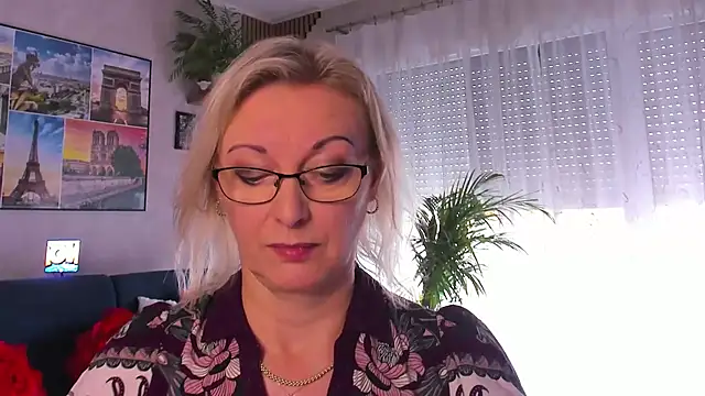 vanessa chat online show from June 3, 2026, 2:33 pm