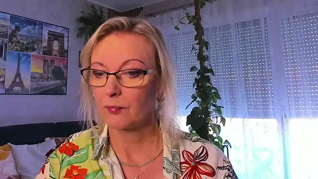 Snapshot of vanessa_chat chatting on September 24, 2025, 1:28 pm vanessa chat online show from September 24, 2025, 1:28 pm