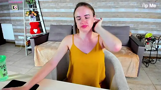 Snapshot of SusanSmit chatting on October 8, 2025, 7:03 pm SusanSmit online show from October 8, 2025, 7:03 pm