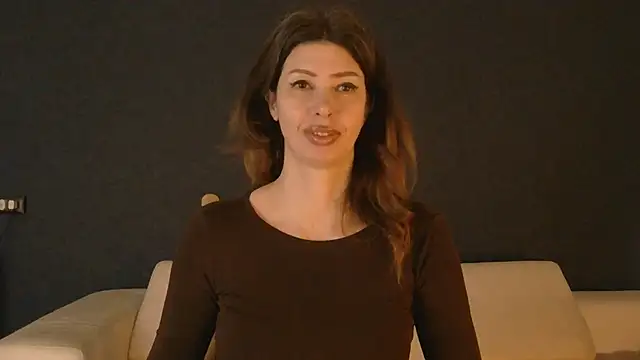 WhiteQueen888 online show from April 15, 2026, 6:52 am