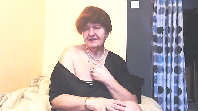 Snapshot of MioritaHard chatting on February 11, 2026, 1:33 pm MioritaHard online show from February 11, 2026, 1:33 pm