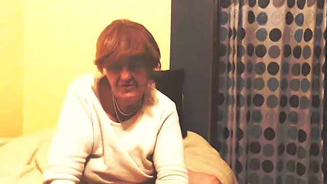 Snapshot of MioritaHard chatting on October 29, 2025, 8:08 pm MioritaHard online show from October 29, 2025, 8:08 pm