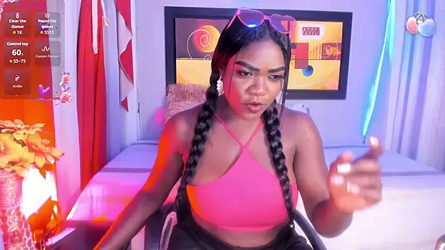 Snapshot of Emabland2 chatting on February 3, 2026, 5:27 am Emabland2 online show from February 3, 2026, 5:27 am