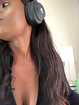 LuciousLips96 online show from March 3, 2025, 11:22 am