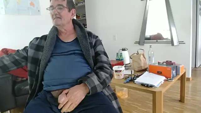 silvio-aus-luzern-CH online show from April 3, 2026, 8:32 am