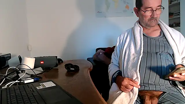 Snapshot of silvio-aus-luzern-CH chatting on October 5, 2025, 8:16 am silvio-aus-luzern-CH online show from October 5, 2025, 8:16 am