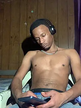 Snapshot of Tristris100 chatting on December 11, 2024, 7:46 pm Tristris100 online show from December 11, 2024, 7:46 pm