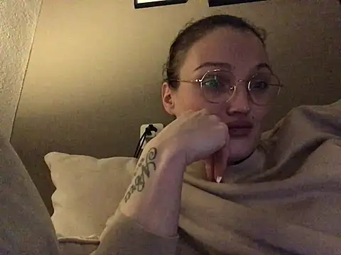 Snapshot of denisestar10 chatting on January 29, 2025, 5:24 pm denisestar10 online show from January 29, 2025, 5:24 pm