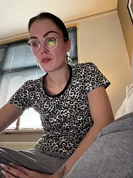 Snapshot of denisestar10 chatting on January 23, 2025, 1:35 pm denisestar10 online show from January 23, 2025, 1:35 pm