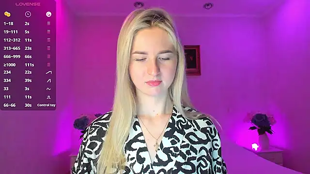 Snapshot of AnnaCarrera chatting on January 22, 2025, 9:10 pm AnnaCarrera online show from January 22, 2025, 9:10 pm