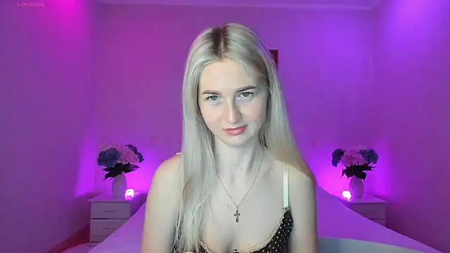 Snapshot of AnnaCarrera chatting on January 16, 2025, 12:12 am AnnaCarrera online show from January 16, 2025, 12:12 am