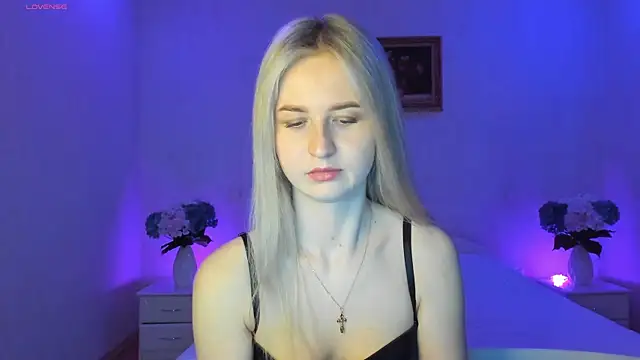 Snapshot of AnnaCarrera chatting on March 19, 2025, 8:54 pm AnnaCarrera online show from March 19, 2025, 8:54 pm