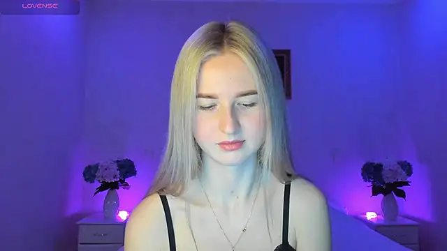 Snapshot of AnnaCarrera chatting on March 7, 2025, 8:00 pm AnnaCarrera online show from March 7, 2025, 8:00 pm