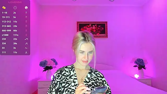 Snapshot of AnnaCarrera chatting on January 23, 2025, 12:14 am AnnaCarrera online show from January 23, 2025, 12:14 am