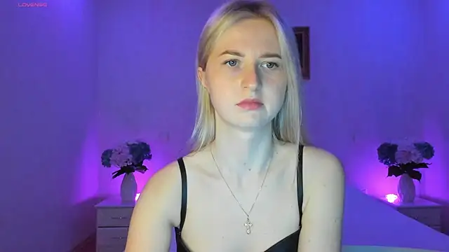 Snapshot of AnnaCarrera chatting on March 19, 2025, 11:57 pm AnnaCarrera online show from March 19, 2025, 11:57 pm