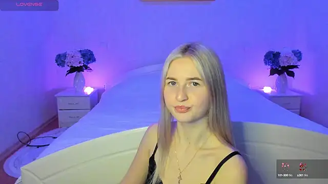 Snapshot of AnnaCarrera chatting on March 7, 2025, 11:05 pm AnnaCarrera online show from March 7, 2025, 11:05 pm